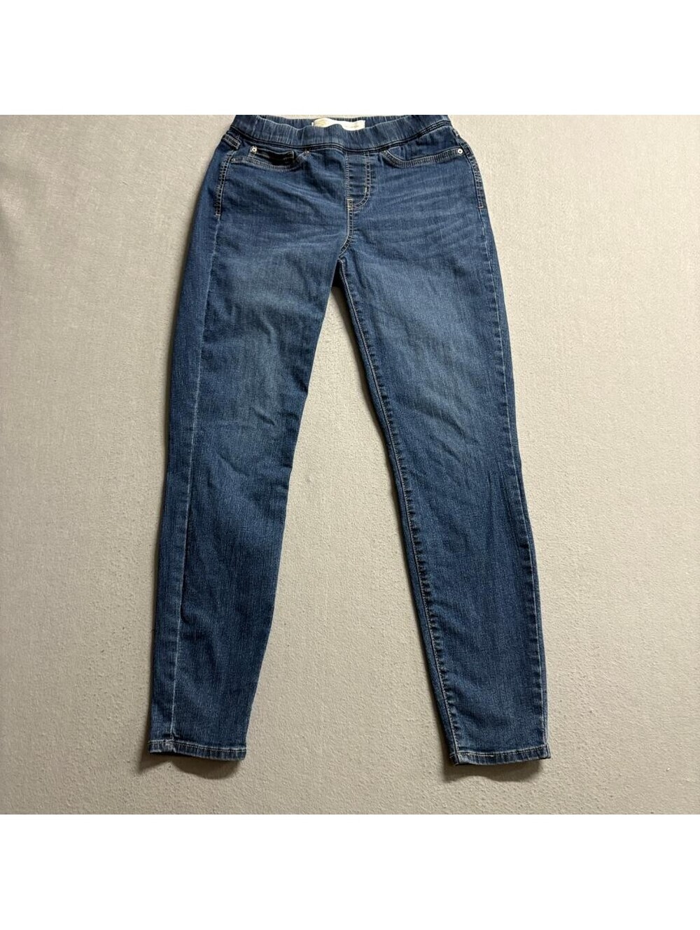 Signature by Levi Strauss Totally Shaping Pull On Skinny Jeans Womens 4M 27x30
